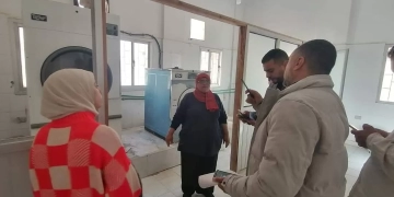 مدير إدارة المستشفيات والعلاج الطبيعي بالبحر الأحمر يتابع سير العمل بمستشفى سفاجا المركزي 1 - جريدة المساء