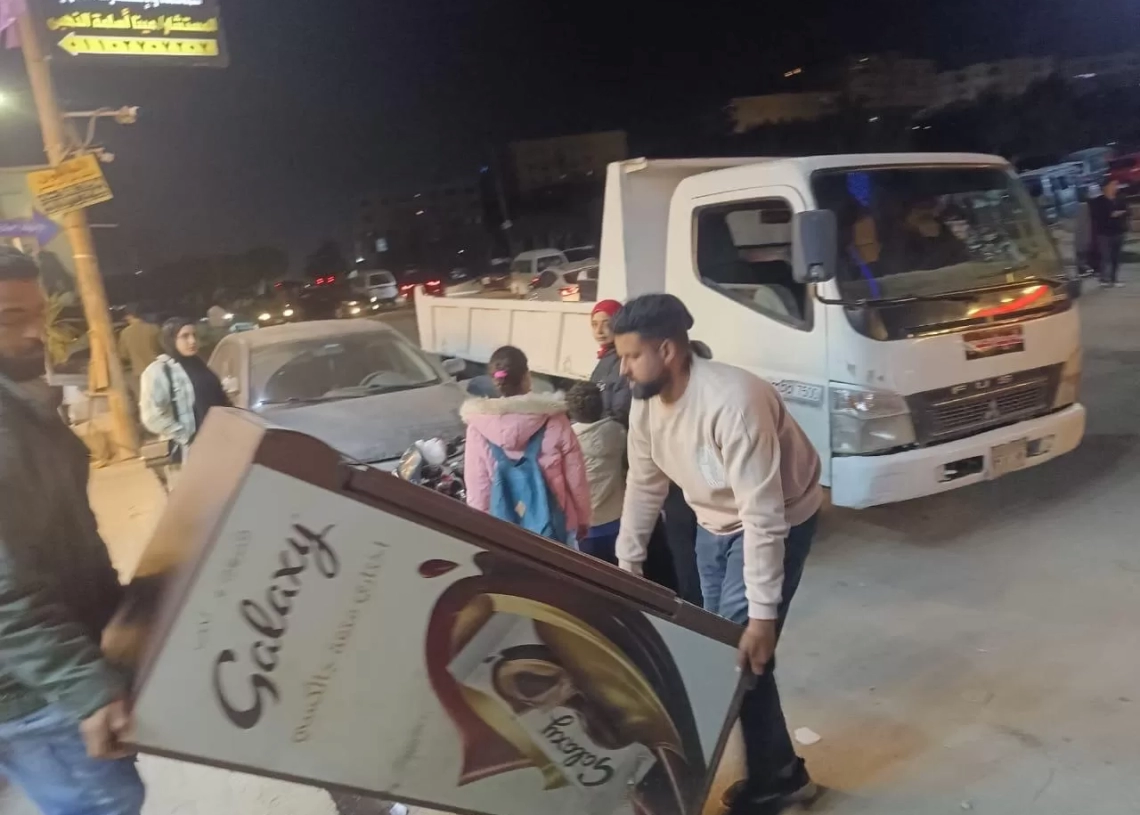 بالصور-رفع 1200 حالة إشغال للمحال والكافيهات خلال حملات بعد الإفطار بحدائق الأهرام 18 - جريدة المساء