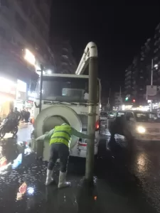 محافظ الجيزة يتابع جهود عمليات شفط الأمطار وانتشار المُعدات لتسهيل الحركة المرورية 28 - جريدة المساء