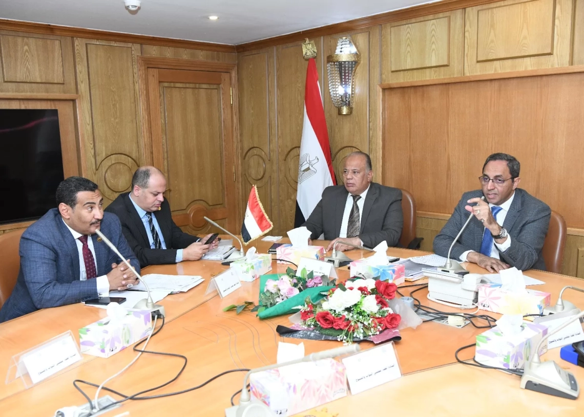 محافظ قنا يعقد اجتماعًا مع النواب لبحث الملفات الخدمية والتنموية 18 - جريدة المساء