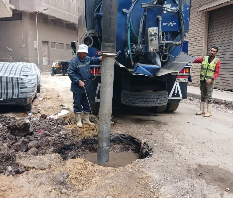 حملات نظافة وإزالة مخالفات بناء وصيانة لخطوط المياه.. محافظة الجيزة تستجيب فوريا لشكاوي المواطنين بعدد من المناطق (صور) 19 - جريدة المساء
