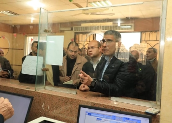 محافظ الجيزة لموظفي المركز التكنولوجي بأبو النمرس: لازم ننجز للمواطن معاملاته بدون تعقيدات 20 - جريدة المساء