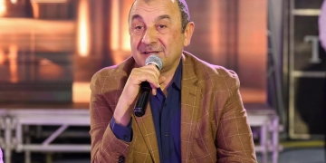 وزير قطاع الأعمال العام في زيارة ميدانية لشركة النصر للسيارات ويشارك العاملين إفطار رمضان 1 - جريدة المساء