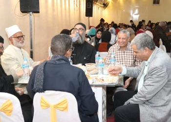 جمعية مفتاح الحياة تجمع المصريين على مائدة إفطار واحدة بقرية المريس 33 - جريدة المساء