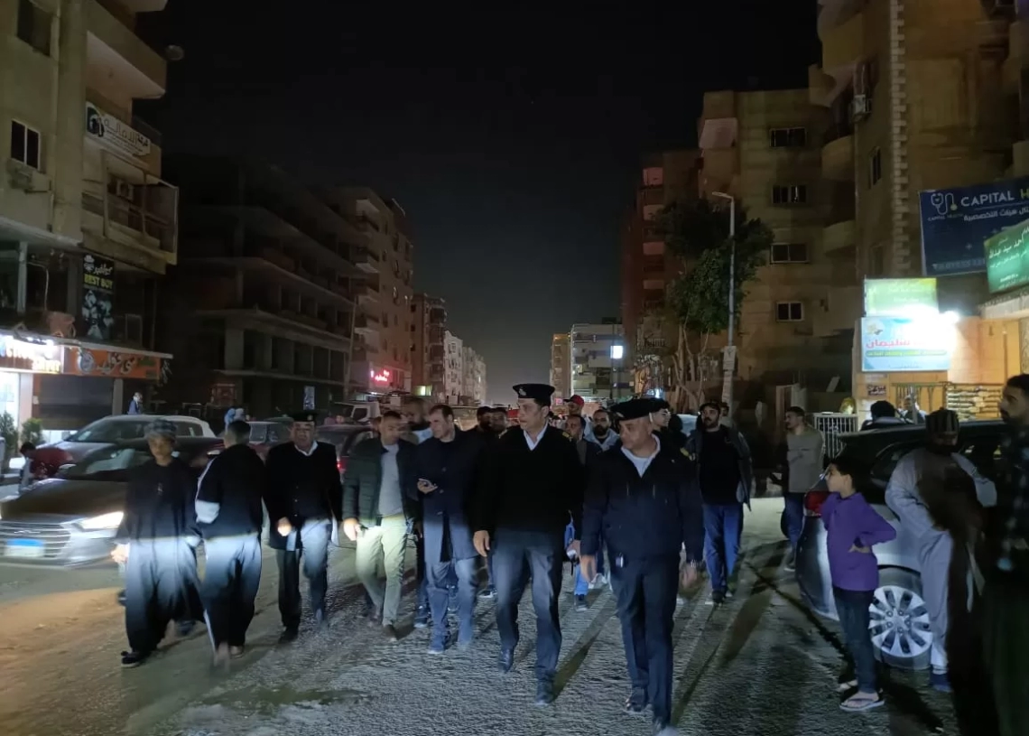 رفع ١٦٠٠ حالة إشغال للمقاهي والمنشآت التجارية خلال حملة مسائية مكبرة بحدائق الأهرام (صور) 17 - جريدة المساء