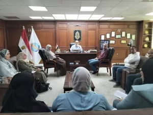 رئيس مدينة الغردقة يعقد اجتماعاً لمتابعة ملف التصالح على مخالفات البناء 36 - جريدة المساء