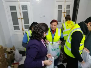 900 شنطة رمضانية هدية "الشعب الجمهوري" للأسر الأولى بالرعاية في قنا 31 - جريدة المساء