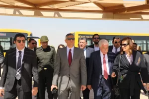 استعدادا للتشغيل التجريبى| جولة تفقدية لمستشارى رئيس الجمهورية للتنمية المحلية والشؤون الإقتصادية ومحافظ الجيزة.. للوقوف على نسب الانتهاء من مشروع تطوير المنطقة الأثرية للأهرامات 31 - جريدة المساء