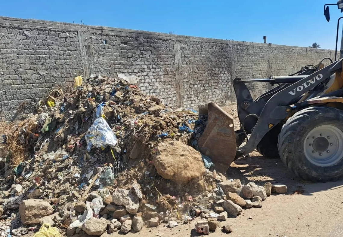 رفع 580 طنًا من المخلفات والقمامة بقطاعات حي المنتزه بالإسكندرية 18 - جريدة المساء