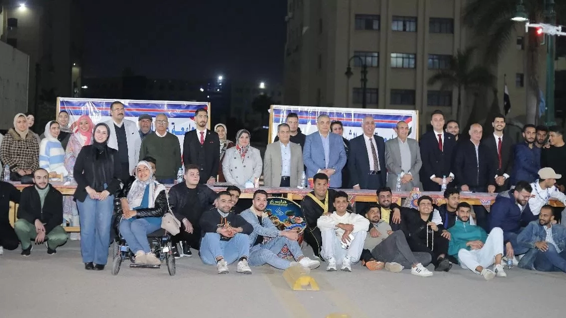 رئيس جامعة كفر الشيخ يشارك أسرة 'طلاب من أجل مصر' حفل إفطار جماعي لتعزيز الروح الجماعية بين الطلاب 18 - جريدة المساء رئيس جامعة كفر الشيخ يشارك أسرة 'طلاب من أجل مصر' حفل إفطار جماعي لتعزيز الروح الجماعية بين الطلاب 17 - جريدة المساء