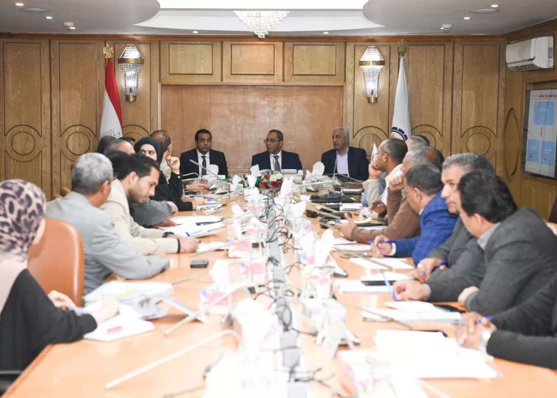 محافظ قنا يشدد على تطبيق القانون في ملف التصالح وإزالة التعديات 15 - جريدة المساء