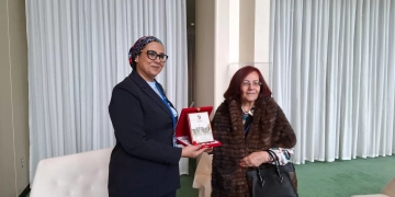 على هامش مشاركتها فى فعاليات الدورة 69 للجنة وضع المرأة بالأمم المتحدة "csw69" المستشارة أمل عمار تلتقى الأمين العام للمجلس الأعلي للمرأة البحرينية 1 - جريدة المساء