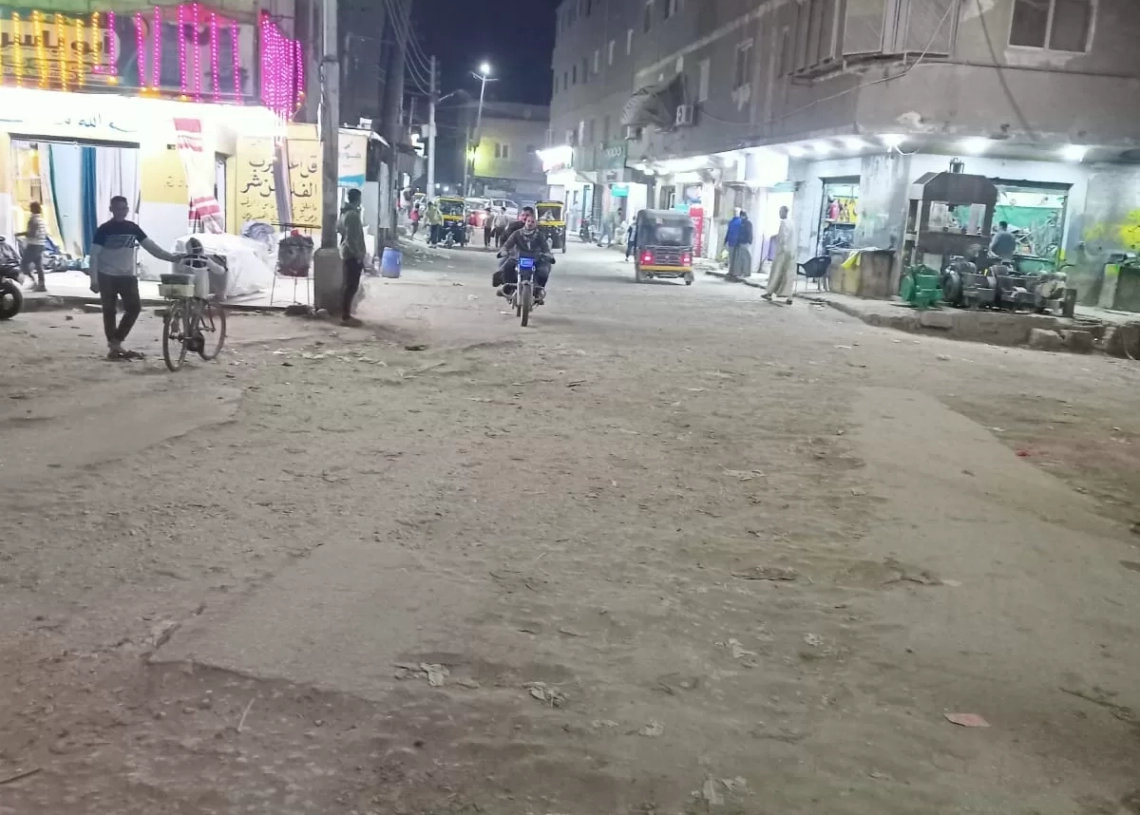 في أسرع استجابة.. محافظة الجيزة تزيل تعديات الباعة الجائلين والمحال من حرم الطريق خلال حملة مسائية بقرية المرازيق بالبدرشين (صور) 19 - جريدة المساء