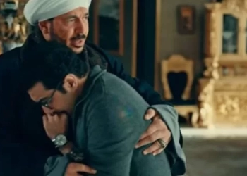 مصطفى شعبان يواسي ميدو عادل بعد كشف المستور في الحلقة ١٦ من "حكيم باشا" 27 - جريدة المساء