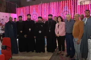 أهالي أرمنت يجتمعون على مائدة إفطار مفتاح الحياة بالأقصر 51 - جريدة المساء