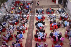 أهالي أرمنت يجتمعون على مائدة إفطار مفتاح الحياة بالأقصر 37 - جريدة المساء