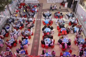 أهالي أرمنت يجتمعون على مائدة إفطار مفتاح الحياة بالأقصر 35 - جريدة المساء