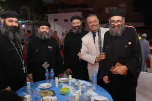 أهالي أرمنت يجتمعون على مائدة إفطار مفتاح الحياة بالأقصر 29 - جريدة المساء