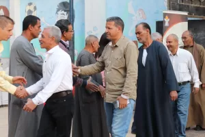 أهالي أرمنت يجتمعون على مائدة إفطار مفتاح الحياة بالأقصر 23 - جريدة المساء