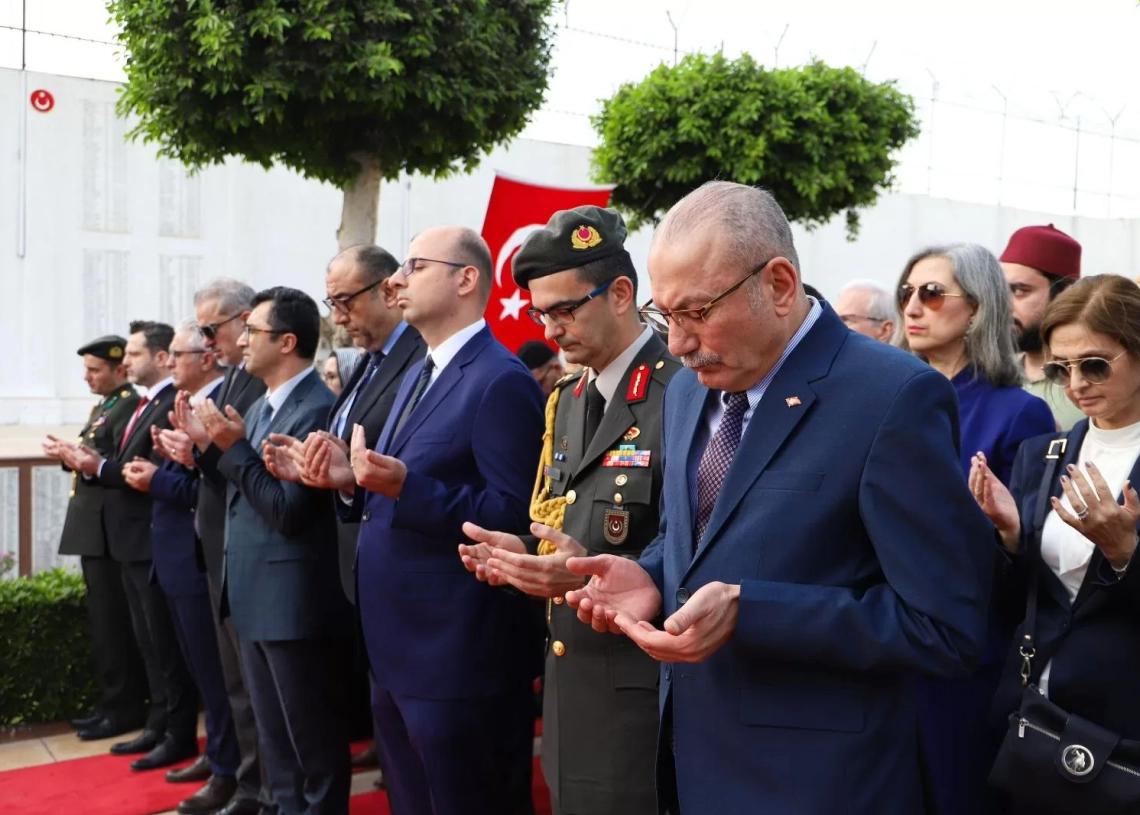 ألسفير صالح موطلو يحيى ذكرى النصر فى مقابر الشهداء الأتراك بالقاهرة 19 - جريدة المساء
