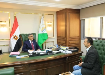 محافظ الجيزة يكلف رئيس هيئة النظافة بمتابعة أداء شركات الجمع السكني ورفع تجمعات المخلفات أولا بأول 17 - جريدة المساء