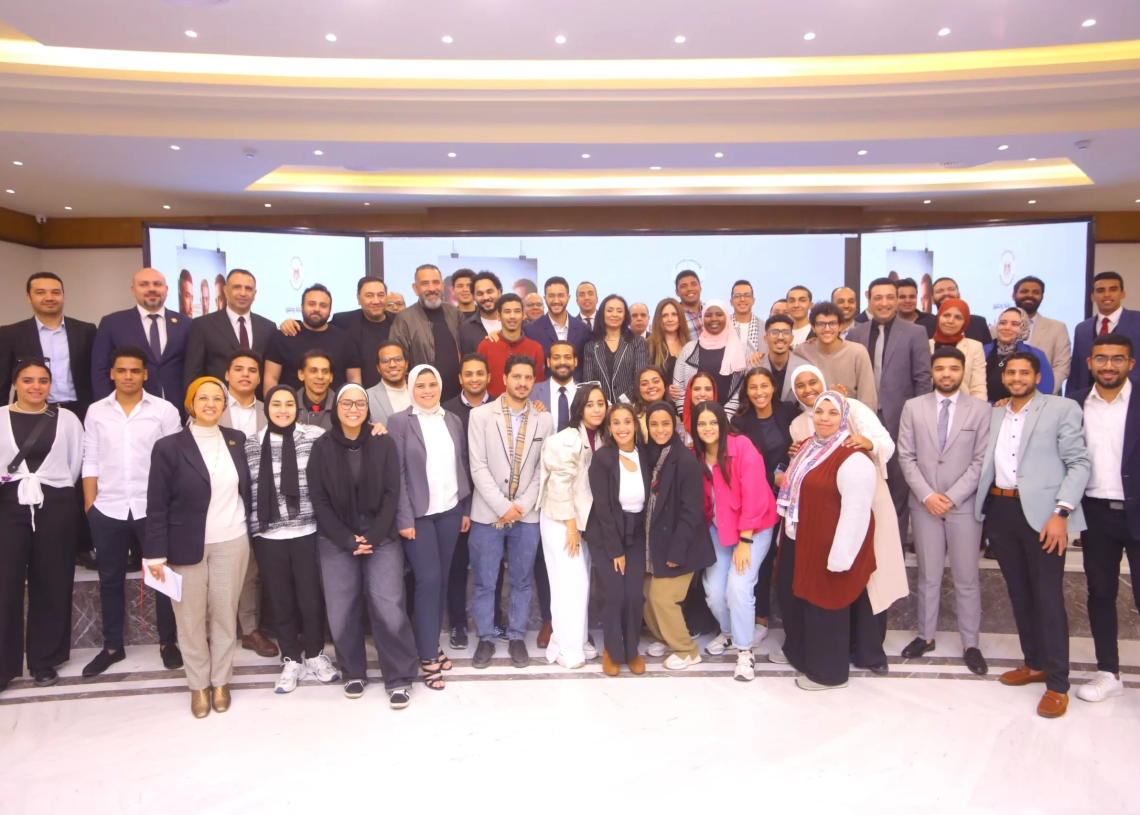 وزيرة التضامن تكرم فريق عمل مسلسل " ولاد الشمس" بحضور أبناء مؤسسات الرعاية الاجتماعية  15 - جريدة المساء