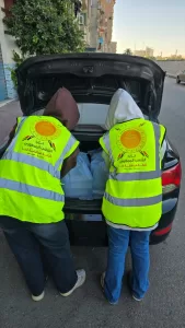 أمانة المرأة بحزب الشعب الجمهوري بقنا توزع 500 وجبة ساخنة على الصائمين بمواقف السيارات 27 - جريدة المساء