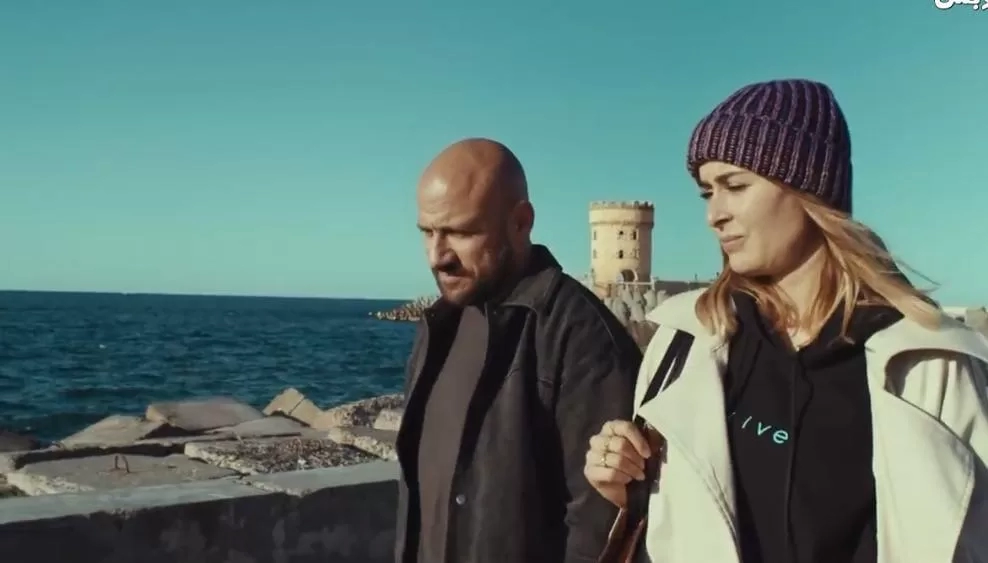 عائشة بن أحمد و أحمد مكي يكتشفان جريمة قتل في الحلقة ٦ من "الغاوى" 18 - جريدة المساء