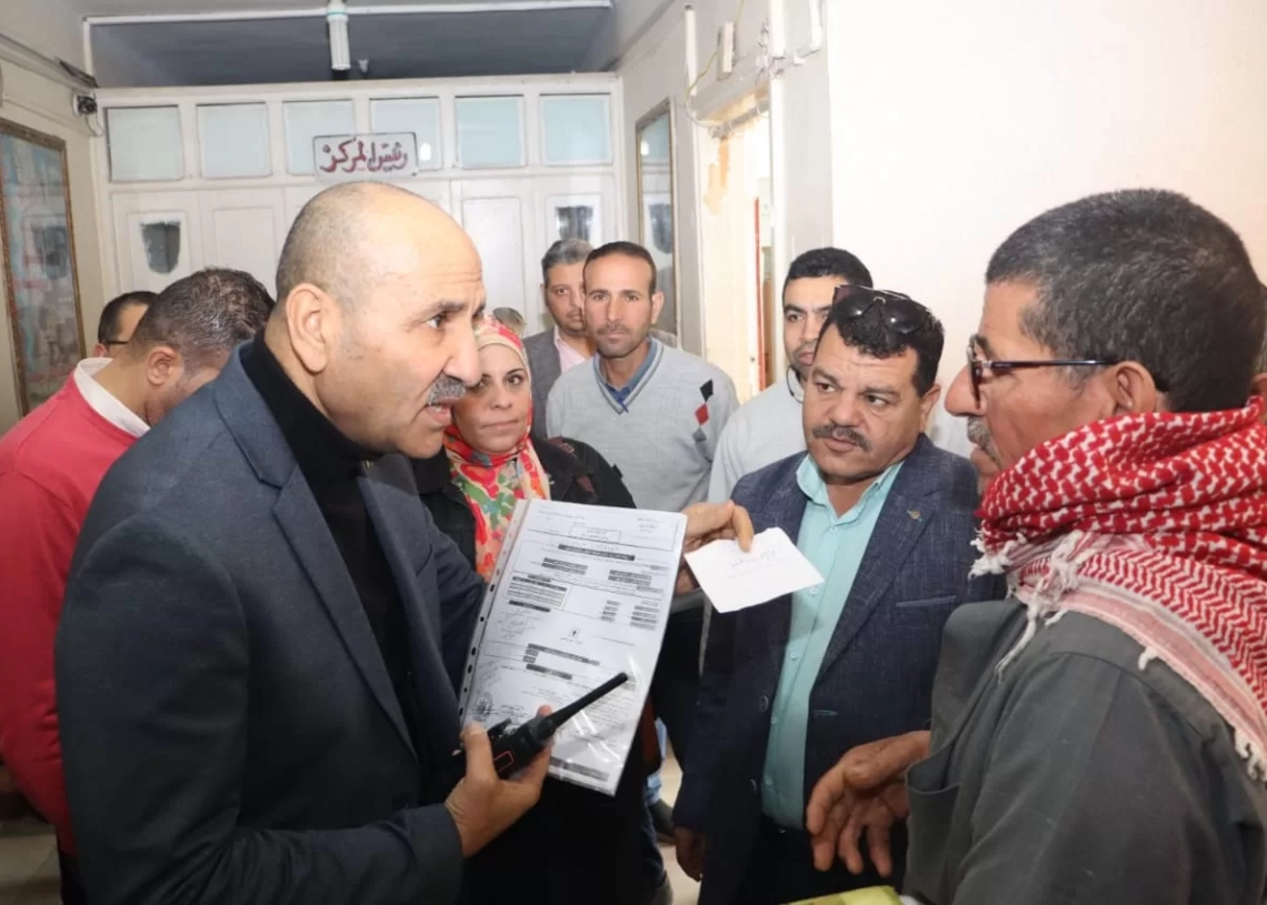 السكرتير العام المساعد ببني سويف يواصل متابعاته الميدانية لسير العمل في ملف التصالح خلال زيارته للمراكز التكنولوجية 18 - جريدة المساء