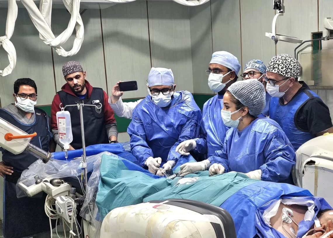 الصحة :نجاح معهد القلب القومي في إجراء 4 عمليات زراعة صمام رئوي بالقسطرة التداخلية بإستخدام صمام (MYVAL) بتكلفة مليون جنيه للعملية الواحدة وتجرى على نفقة الدولة بالمجان 20 - جريدة المساء الصحة :نجاح معهد القلب القومي في إجراء 4 عمليات زراعة صمام رئوي بالقسطرة التداخلية بإستخدام صمام (MYVAL) بتكلفة مليون جنيه للعملية الواحدة وتجرى على نفقة الدولة بالمجان 19 - جريدة المساء