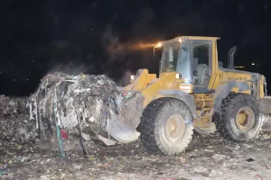 رفع ٢٠٠٠ طن مخلفات خلال حملات ليلية بالجيزة في أسبوع 23 - جريدة المساء