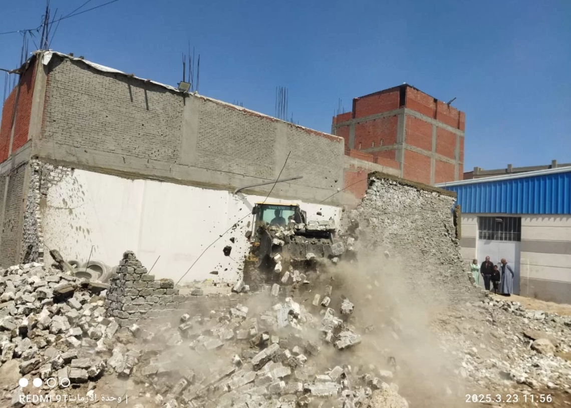 حملة مكبرة لإزالة أعمال بناء هنجر مخالف في المهد بقرية أبيس العاشرة - الإسكندرية 18 - جريدة المساء