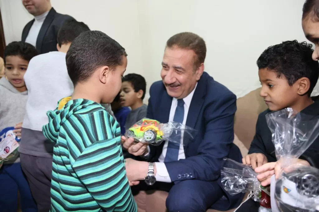 عيدية وهدية الرئيس لأطفال دور الأيتام.. بالمنوفية 23 - جريدة المساء عيدية وهدية الرئيس لأطفال دور الأيتام.. بالمنوفية 22 - جريدة المساء