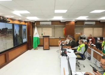 من داخل مركز السيطرة.. محافظ الجيزة يتابع استعدادات الأحياء والمدن لاستقبال عيد الفطر 15 - جريدة المساء