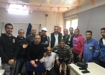 زيارة مفاجئة.. وزير قطاع الأعمال العام يتفقد شركة النصر للأسمدة بالسويس.. يلتقي العاملين ويهنئهم بحلول عيد الفطر المبارك ويشيد بجهودهم 18 - جريدة المساء
