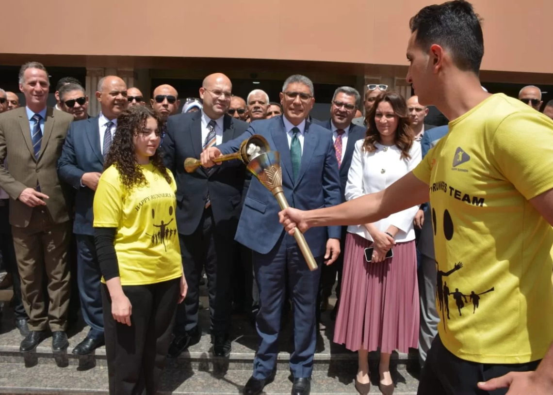 محافظ الجيزة يوقِد الشعلة إيذانًا ببدء احتفالات المحافظة بعيدها القومي ٣١ مارس 18 - جريدة المساء