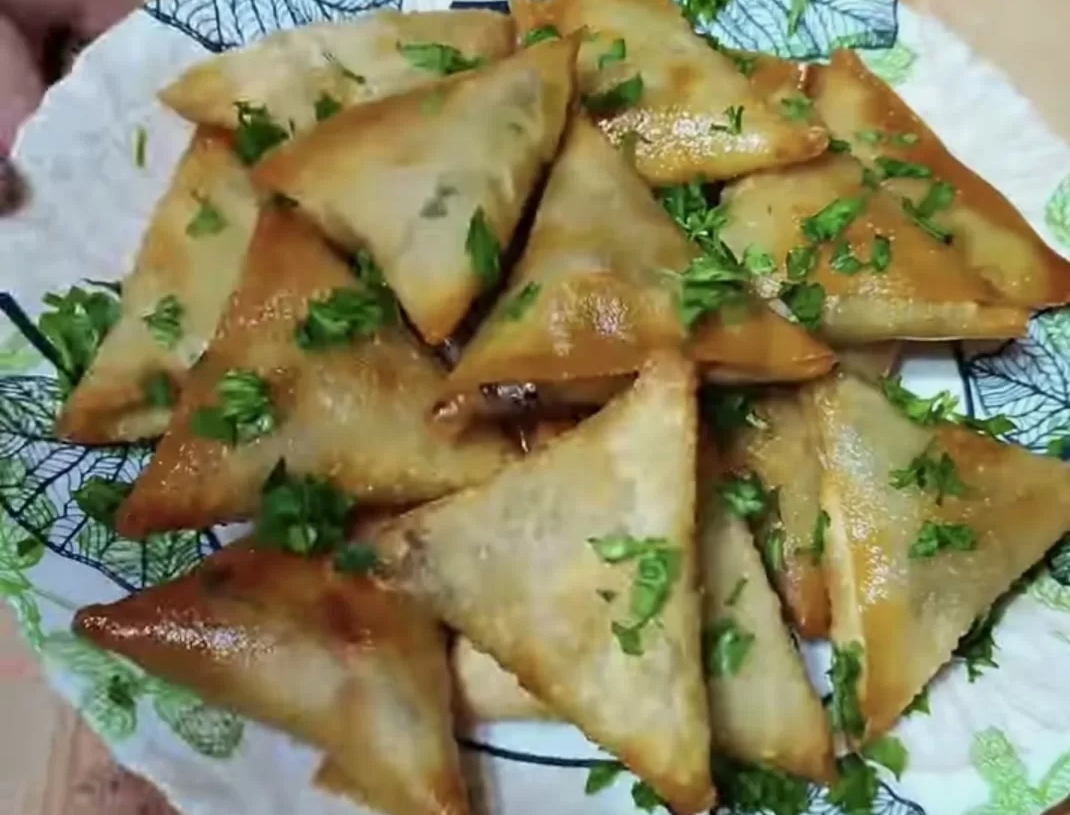 السمبوسة اللذيذة على سفرة رمضان بطريقه الشيف سماح ..بالفيديو 19 - جريدة المساء