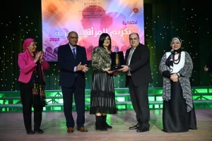 قصور الثقافة تكرم رموز العطاء والإبداع النسائي في احتفالية بمسرح السامر 29 - جريدة المساء