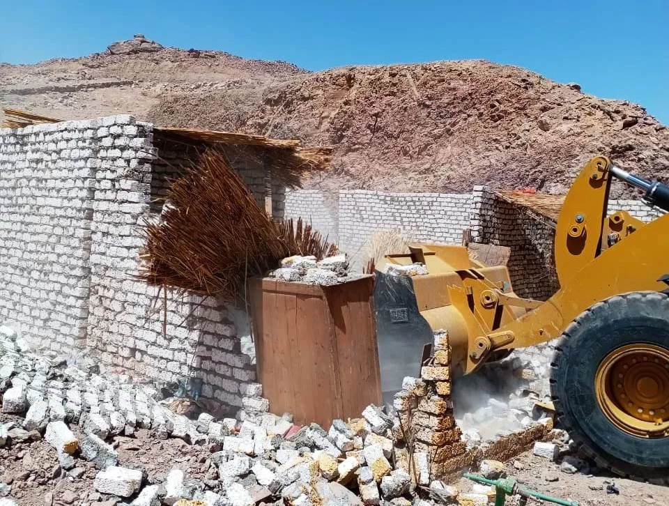 محافظ أسوان : إزالة 186 حالة تعدى بمساحة 60 ألف و 835 م2 ضمن المرحلة الثانية من الموجه الـ 25 18 - جريدة المساء