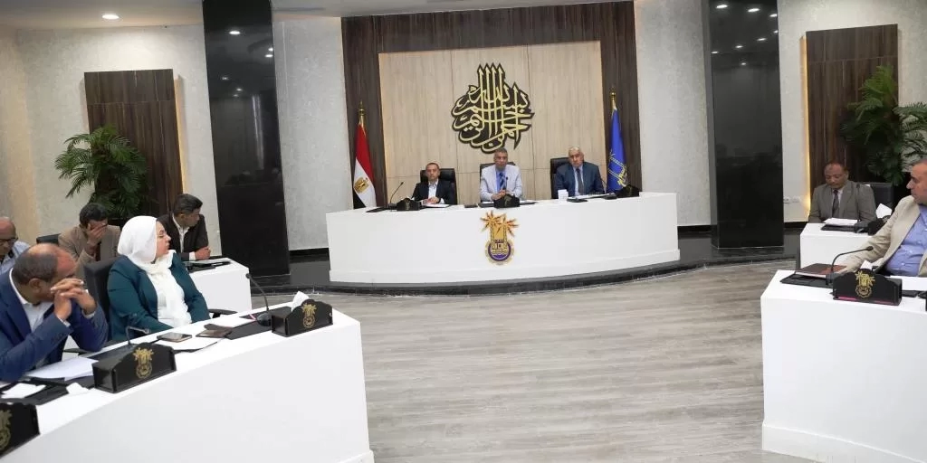 محافظ أسوان : تشكيل لجنة مركزية للبت فى طلبات ملف التقنين .. ومناشدة لسرعة إنجاز الإجراءات المتعلقة بأصحابها 19 - جريدة المساء