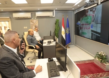 محافظ أسوان يتابع الحملات التموينية بالمراكز والمدن والتأكد من توافر السلع وضبط الأسعار خلال شهر رمضان المعظم عبر تقنية الفيديو كونفرانس 21 - جريدة المساء