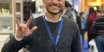 التدريب على لغة الإشارة