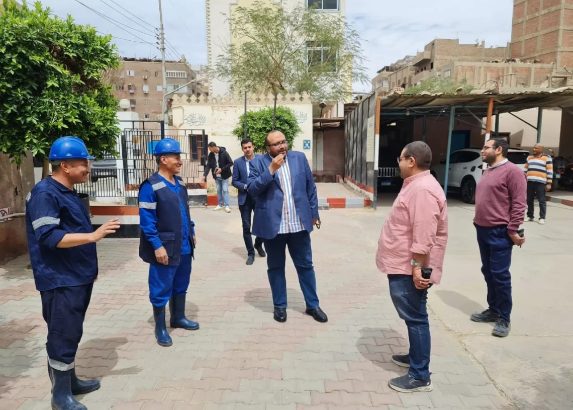 رئيس مياه الشرب بسوهاج يقدم التهنئة للعاملين بمواقع العمل ويتفقد أعمال التشغيل وإصلاح الاعطال 15 - جريدة المساء