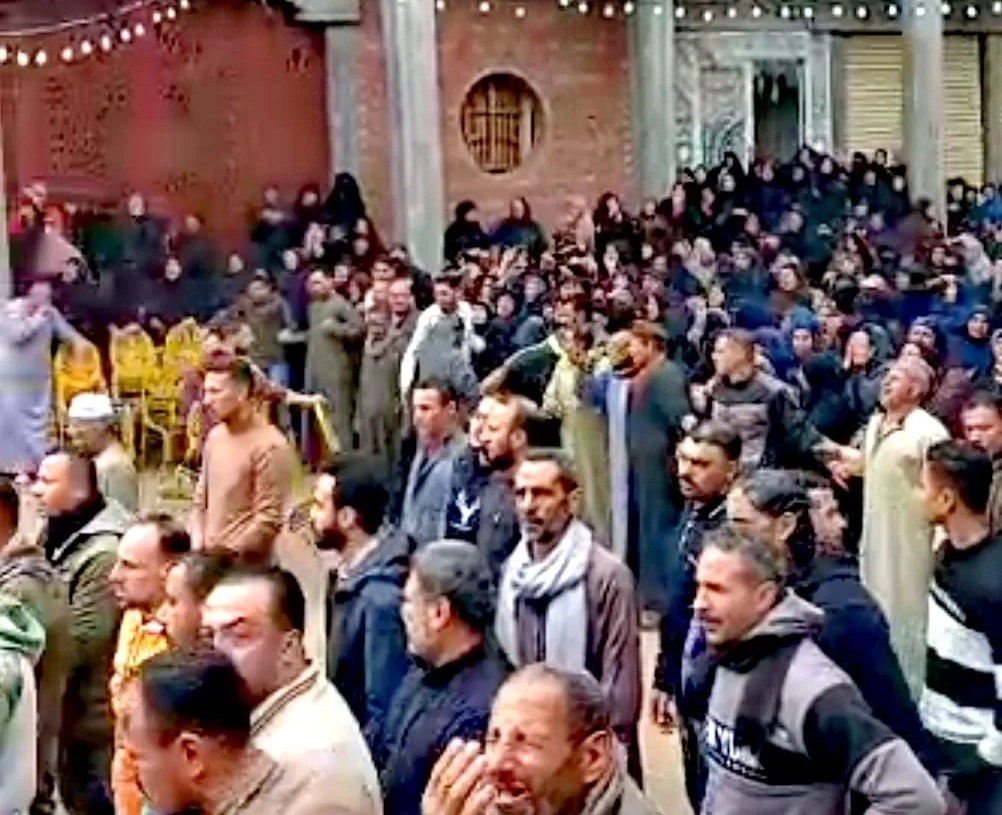 حادث مأسوى إنسانى جديد بكفرالشيخ.. مصرع شقيقين وإصابه صديقما فى حادث موتسيكل جديد 19 - جريدة المساء