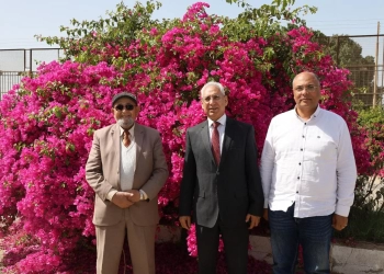 رئيس جامعة المنيا يتفقد المنتجات والمحاصيل الزراعية بمشروع الصوب الزراعية بالجامعة 34 - جريدة المساء