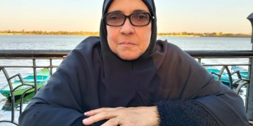 مريم محمد الطبيبة أم الطبيبات .. أرملة طبيب منذ 30 عاما .. كافحت لتربية بناتها ورحل عنها زوجها بمرض نادر 2 - جريدة المساء مريم محمد الطبيبة أم الطبيبات .. أرملة طبيب منذ 30 عاما .. كافحت لتربية بناتها ورحل عنها زوجها بمرض نادر 1 - جريدة المساء