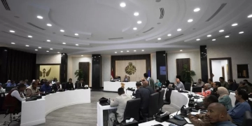محافظ أسوان يوجه لسرعة الإنتهاء من كافة الحالات المخالفة التى تم رصدها عبر منظومة المتغيرات المكانية أولاً بأول 1 - جريدة المساء