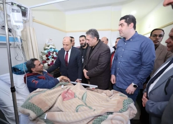 بعد تعرضه لوعكه صحيه.. محافظ كفر الشيخ زار وكيل وزارة التعليم بالمستشفى العام 17 - جريدة المساء