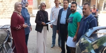 محافظ  بني سويف يناقش جهود وحدة إدارة مشروعات البنية الأساسية في مجال  تطوير شبكات مياه الشرب بقرى مركزي الفشن وبني سويف 1 - جريدة المساء