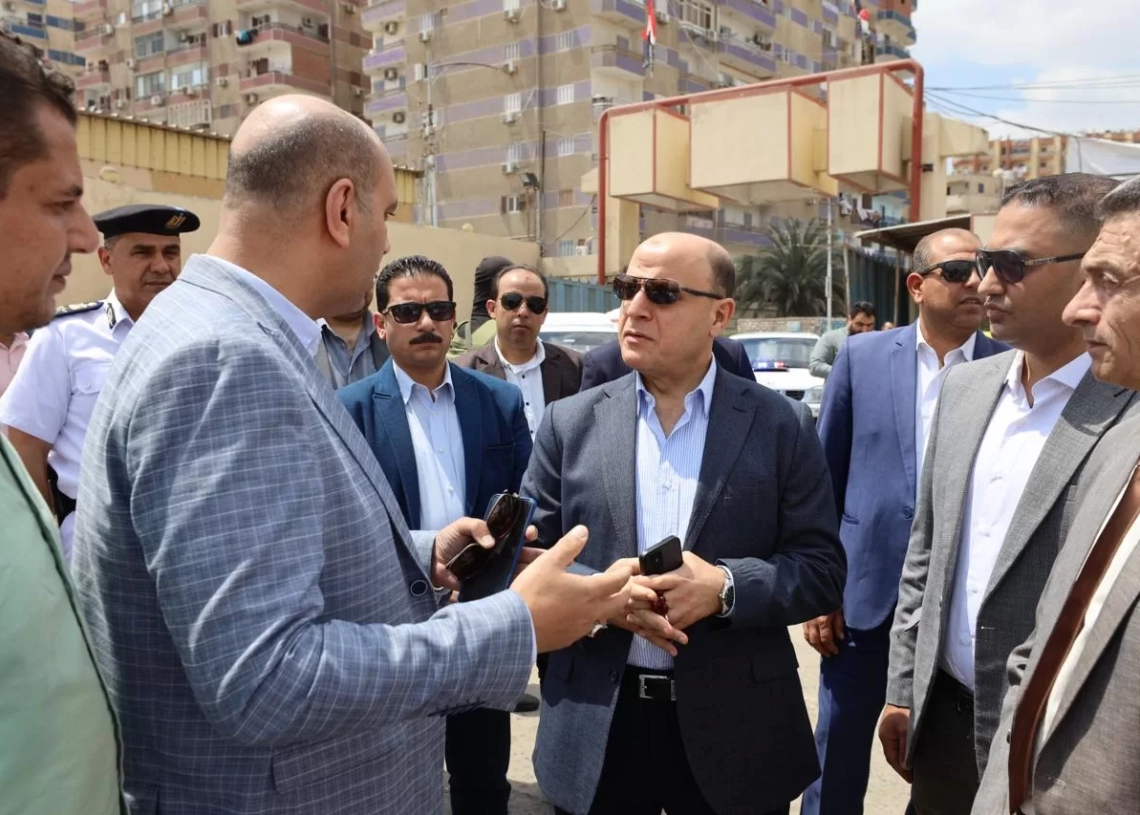 محافظ كفرالشيخ يتفقد صوامع القمح المعدنية التابعة لشركة مطاحن وسط وغرب الدلتا بسعة تخزينية 30 ألف طن 15 - جريدة المساء